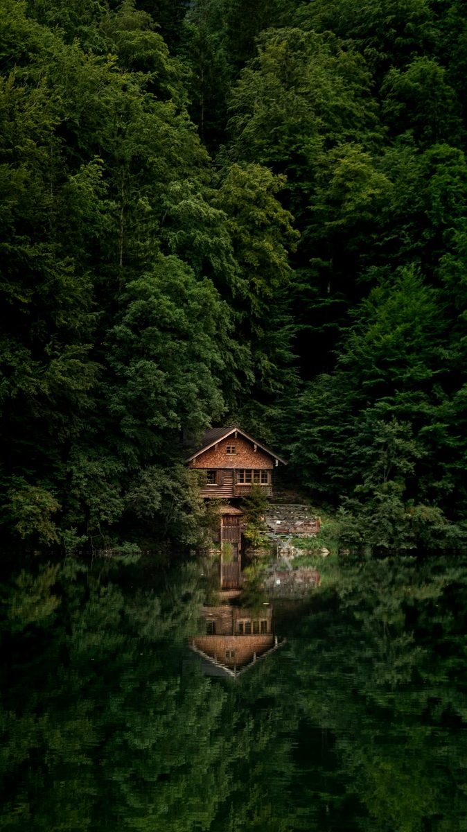 Log home on a Northwoods lake